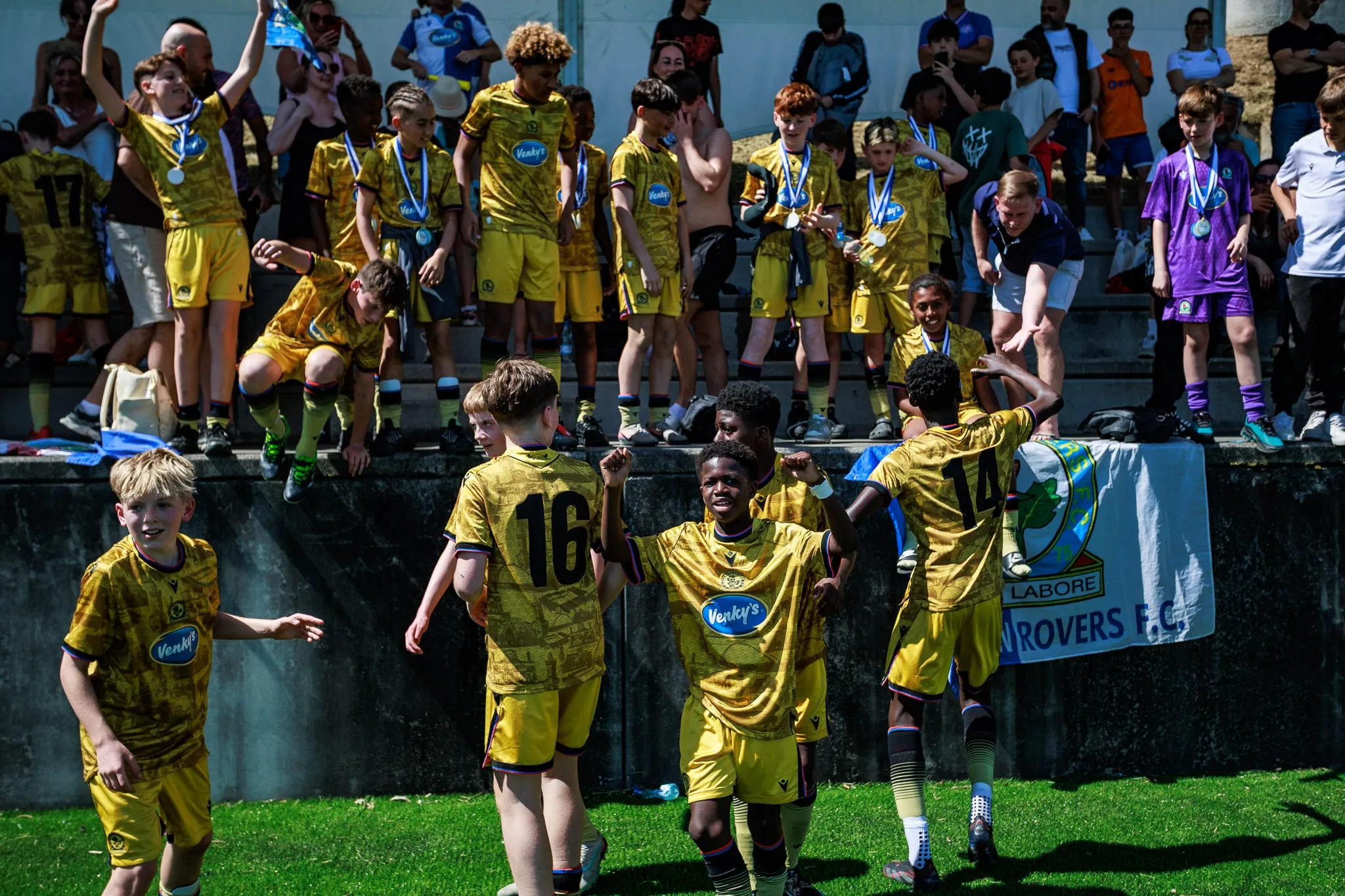 Players receive their medals.